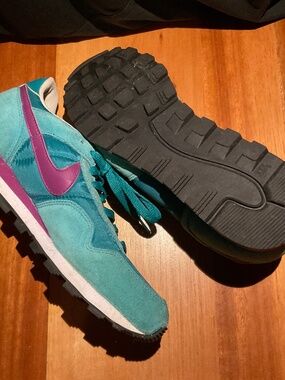 Nike Air Pegasus Size 8